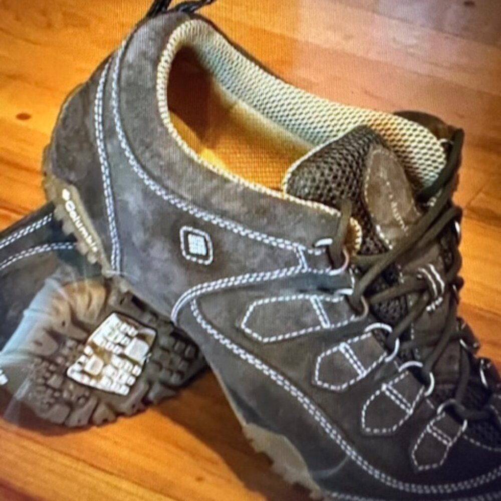 Women’s Columbia Olive Green Suede Hiking Shoes 8M